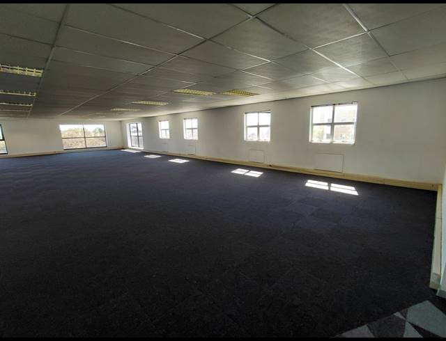 587M² OFFICE TO LET IN HALFWAY GARDENS
